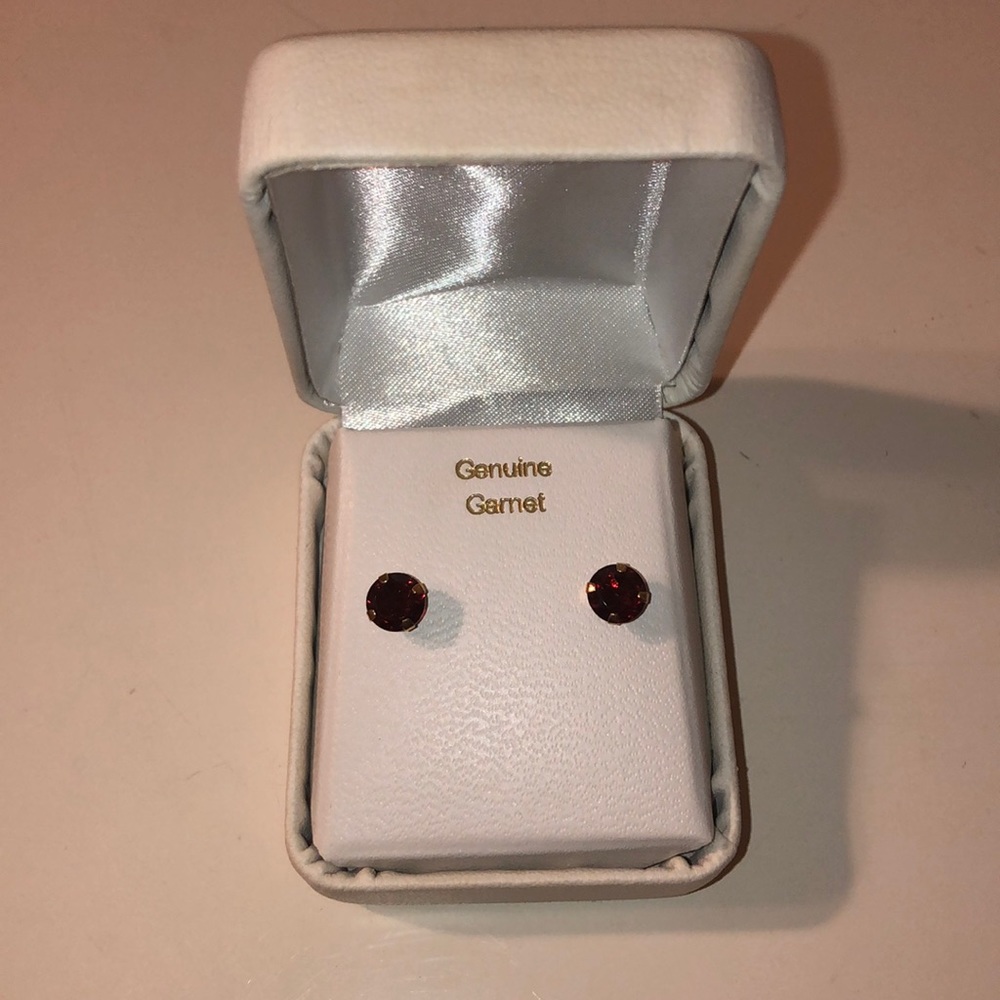 6mm 10K gold studs with garnet stones